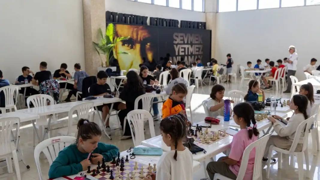 Cumhuriyetin 102. Yılında Satranç Coşkusu: 137 Sporcu Kıyasıya Yarıştı 9